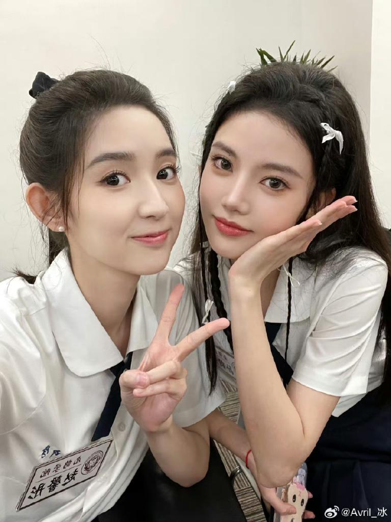 rosesandviolet_'s tweet photo. #WangYuwen with #SunZhenni for #DetectivesAdventureS3 https://t.co/30Ai3famAm