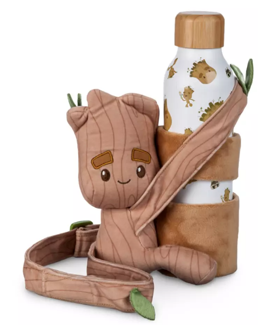 storiestbr's tweet image. 🌱💦 Quench your thirst #GuardianoftheGalaxy  #Groot Water Bottle and Plush Carrier🚀🥤🌌 Stay hydrated on all your adventures while keeping your drink safe and sound in a plush embrace. 🌿🐾 #GrootWaterBottle #GuardiansOfTheGalaxy #HydrationHero (ad) &amp;gt; bit.ly/3PNRXH9
