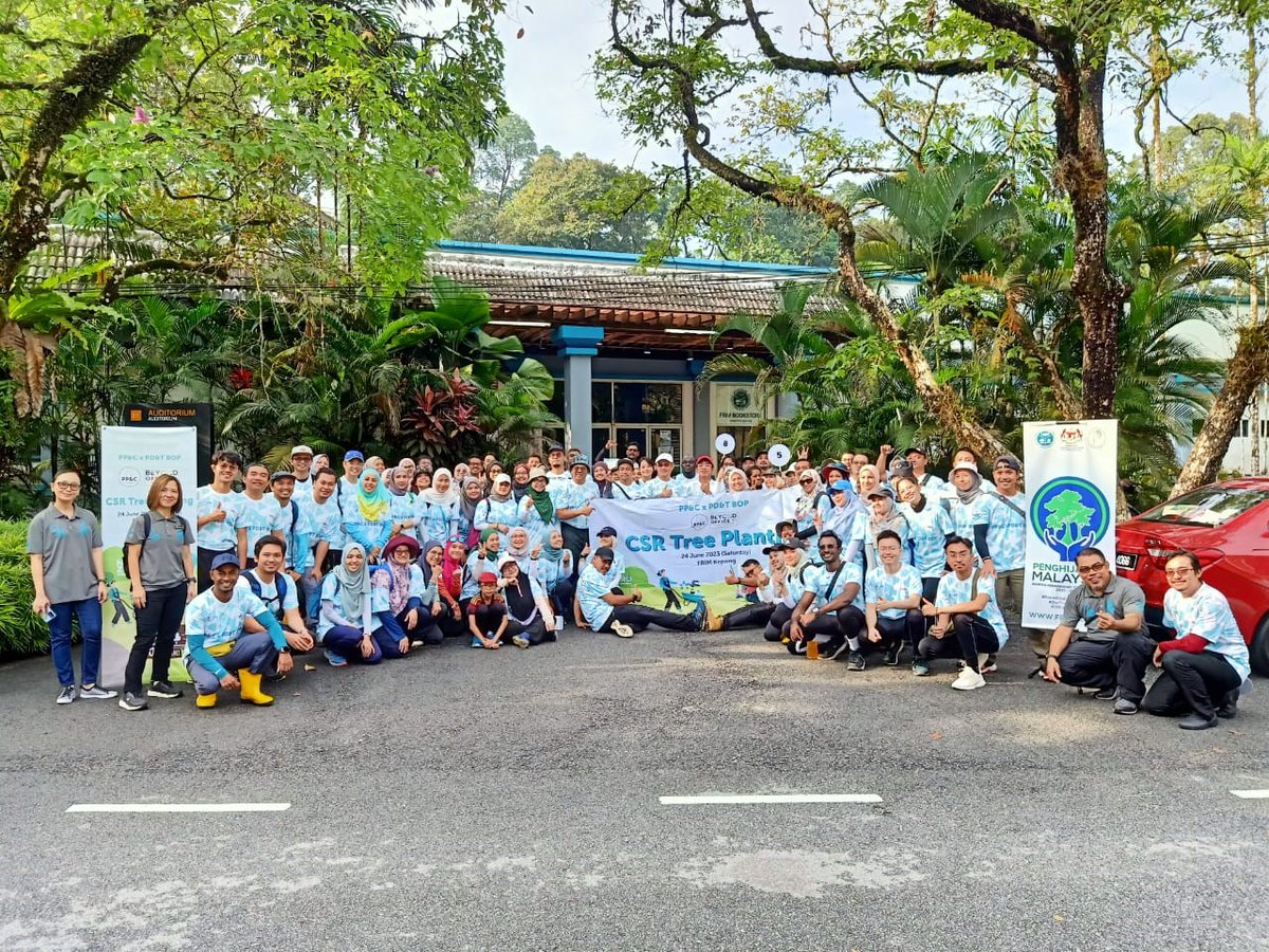 FRIMKepong's tweet photo. Petroliam Nasional Bhd (@Petronas) tanam 80 pokok di @FRIMKepong pd 24/6/23, sambut #HariAlamSekitarSedunia &amp; sokong Kempen Penanaman @100JutaPokok 

#PokokKitaKehidupanKita #OurTreesOurLife #FRIMTanamPokok #TreePlantingFRIM #WorldEnvironmentDay #WED2023 https://t.co/JfB0O9bSbA