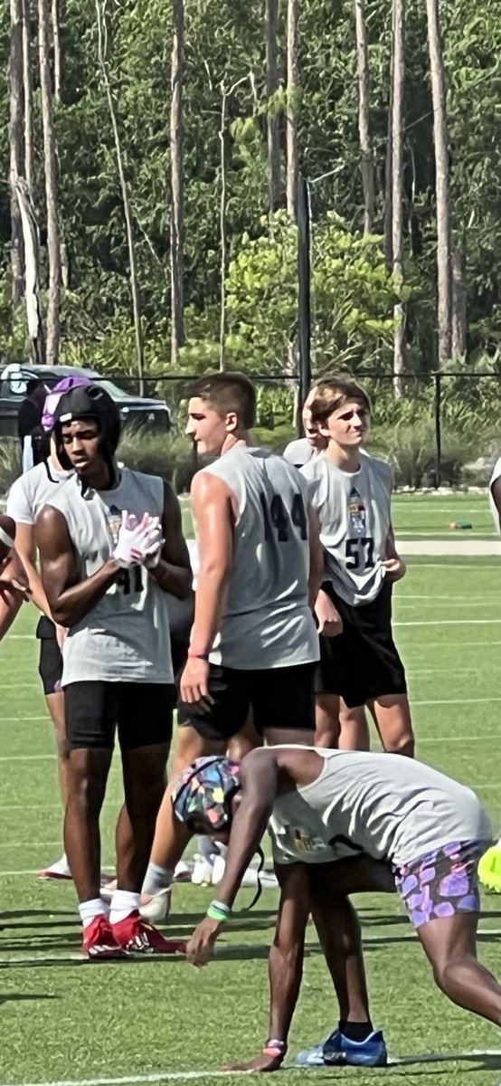 nick94barber's tweet image. Day 1 of Top Gun complete! Thank you @DLew87dabeast for great coaching and drills today!
@SaBrandeis @CBruce_Sr @DKMOne3 @CoachJeff_CMS #ReptheB