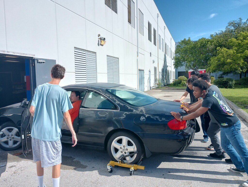 KropCTE's tweet photo. Exciting first week of the #SummerYouthInternshipProgram with @CTEMiami . Here is a taste of what some of our students are experiencing out in the work force! #syip #syip2023 @drldiaz https://t.co/BXBOlFmhuH