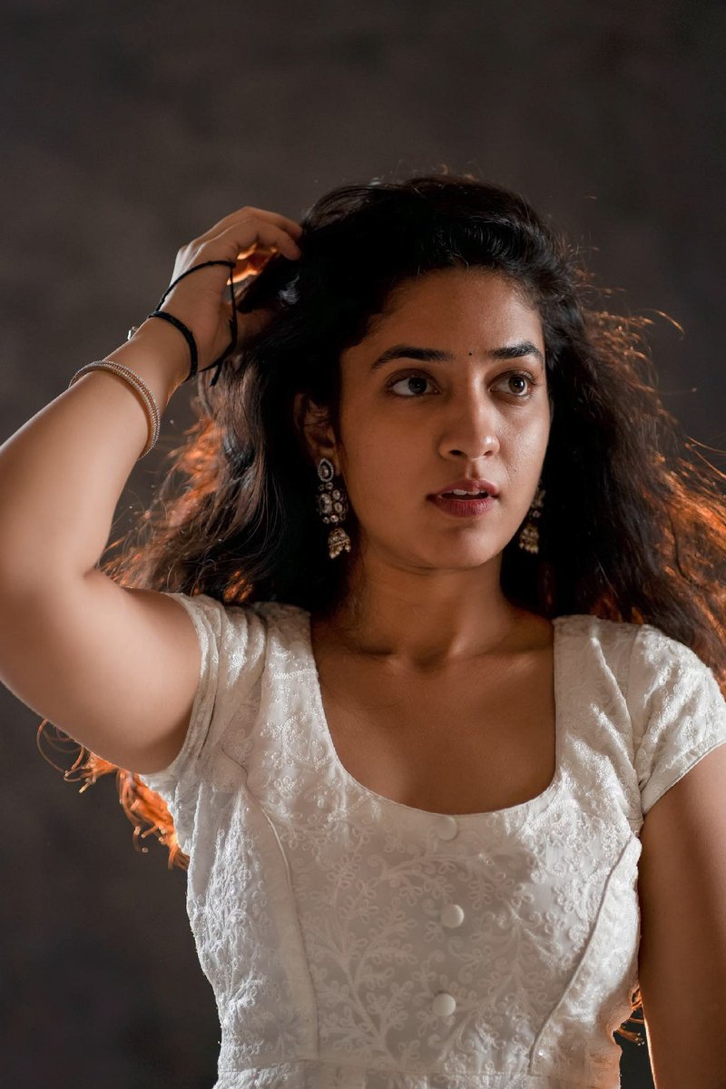 F0e4S6NaYAAf9Vb?format=jpg&name=medium