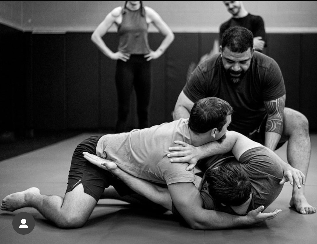 eric2a1official's tweet photo. Grappling instruction @gymjones - come get some Muay Thai and Boxing in . https://t.co/VjPJt4Dxaf