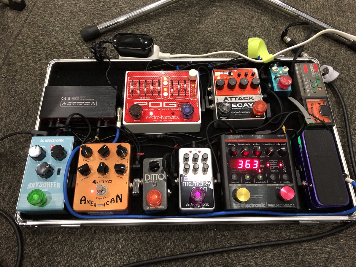 takahirosGmusic's tweet photo. planning the first gig since 3 and a half years.
on 16.July,2023.
#pedalboard #ambientguitar #EHX #Memoryman #TCE #Novadelay #ND1 #looper #telecaster https://t.co/JwZH3qiQtP