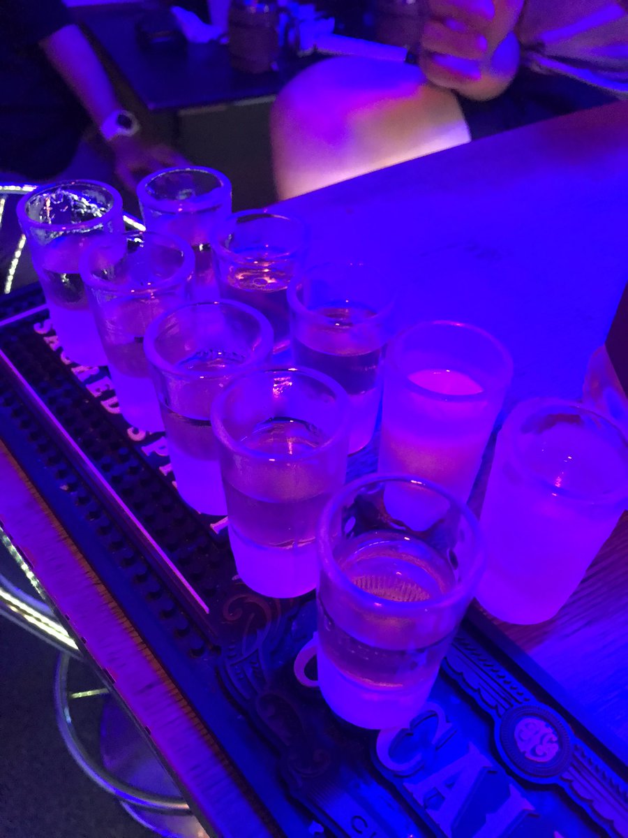 zonoCamp's tweet photo. ヨーホ‼︎

つまらねー冒険なら俺しねぇー🤣

#北区赤羽
#海賊カラオケ酒bar
#カラオケバー
#飲み放題歌い放題 https://t.co/SLZYk6drm6