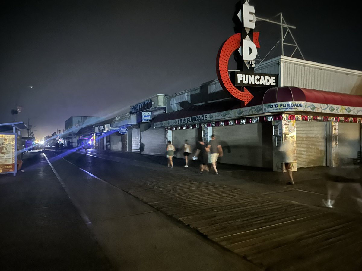 edsfuncade's tweet image. Lost power to the "entire island" today at 12:15. We hope to be open tomorrow morning at 10:30 AM at both of our Ed's Funcade locations.