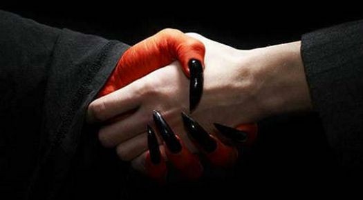 astria_obscura's tweet image. Me: "I'm considering making a pact with you."
Lucifer: "We already have one."

Pacts or agreements can be carried from past lives.

#lucifer #lefthandpath #demons #asmoday