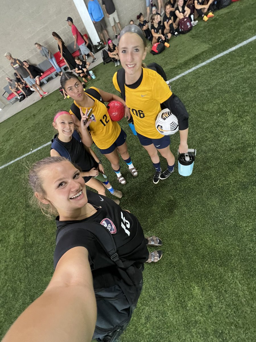 MakenaTapia's tweet photo. Day 1 of Regional Camp is over! Amazing morning and afternoon. My team and I won round robin! Can't wait to get after it tomorrow
#goalkeeper #odp #usys #usysodp #olympicdevelopmentprogram #westodp #region4odp #gk #goalkeeper #2025gk #californiasoccer https://t.co/fOgMmFvZbr