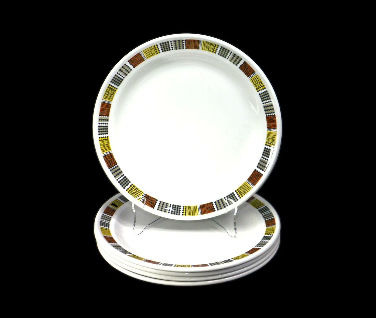 G97816960Girl's tweet photo. Steelite Carnaby retro luncheon plates. Vintage hotelware | restaurantware made in England. https://t.co/fvnvtCBGcV via @Etsy #BuyfromGroovy #antiqueshop #tableware #dinnerware #hotelware #restaurantware #Steelite #SteeliteCarnaby #retrotableware #EtsySellers https://t.co/LQLUU8AYuY
