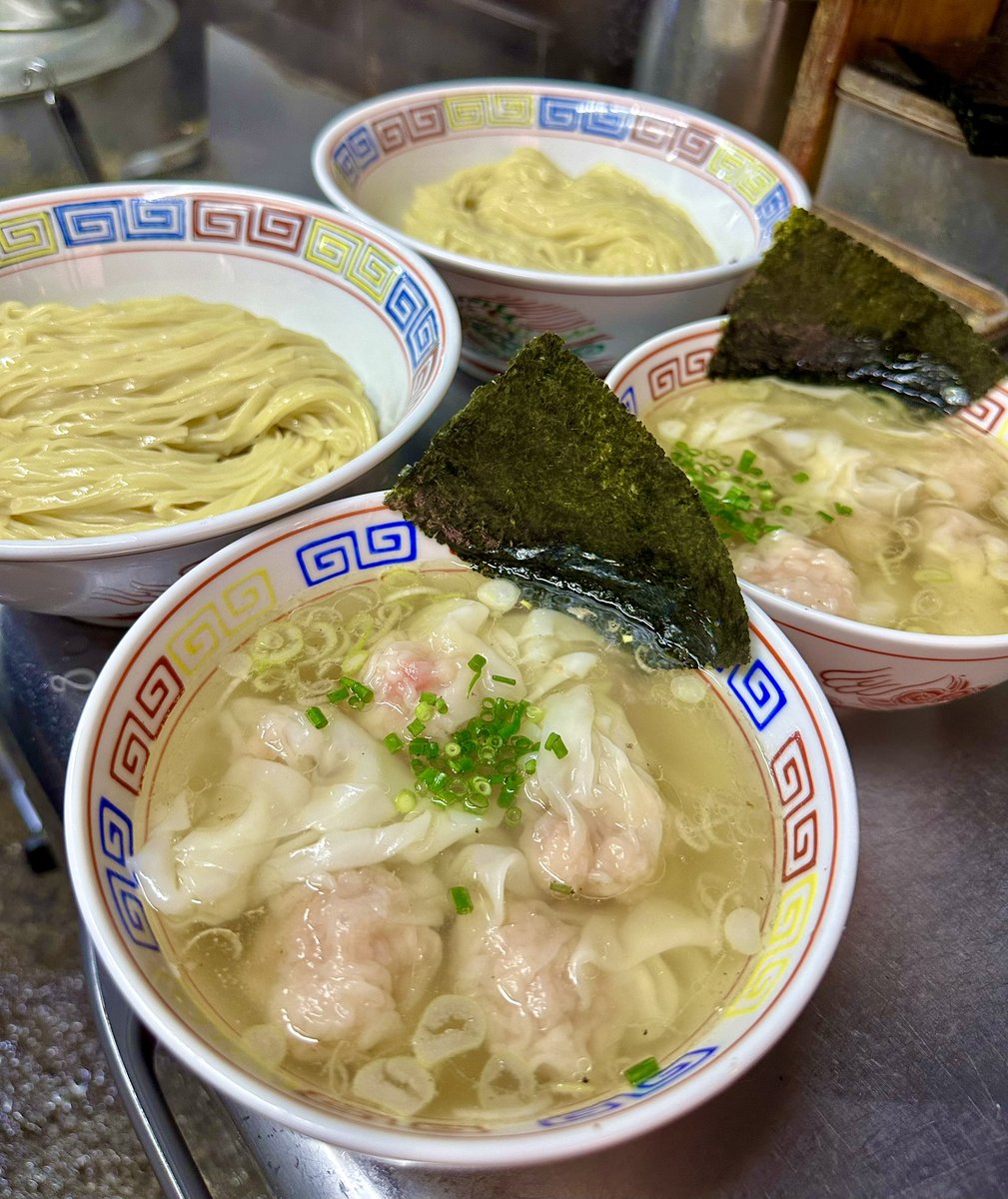 wryo_rock_ramen's tweet image. 今日の裏そば

海老塩ワンタンつけそば。