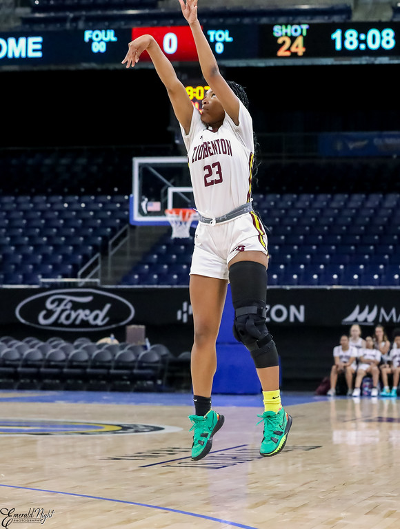 DCuttill's tweet photo. Our only senior to be @KennilynSprint had a great summer coming off her state qualifying 4 x 1 relay season. Game shots taken by @KathyStinson from the "Court of Dreams" game @WintrustArena before the @chicagosky game. @ZBGirlsBBALL @BeeLinked @JoshLindstrom1 @ZB_Athletics https://t.co/EZi4INJnUv