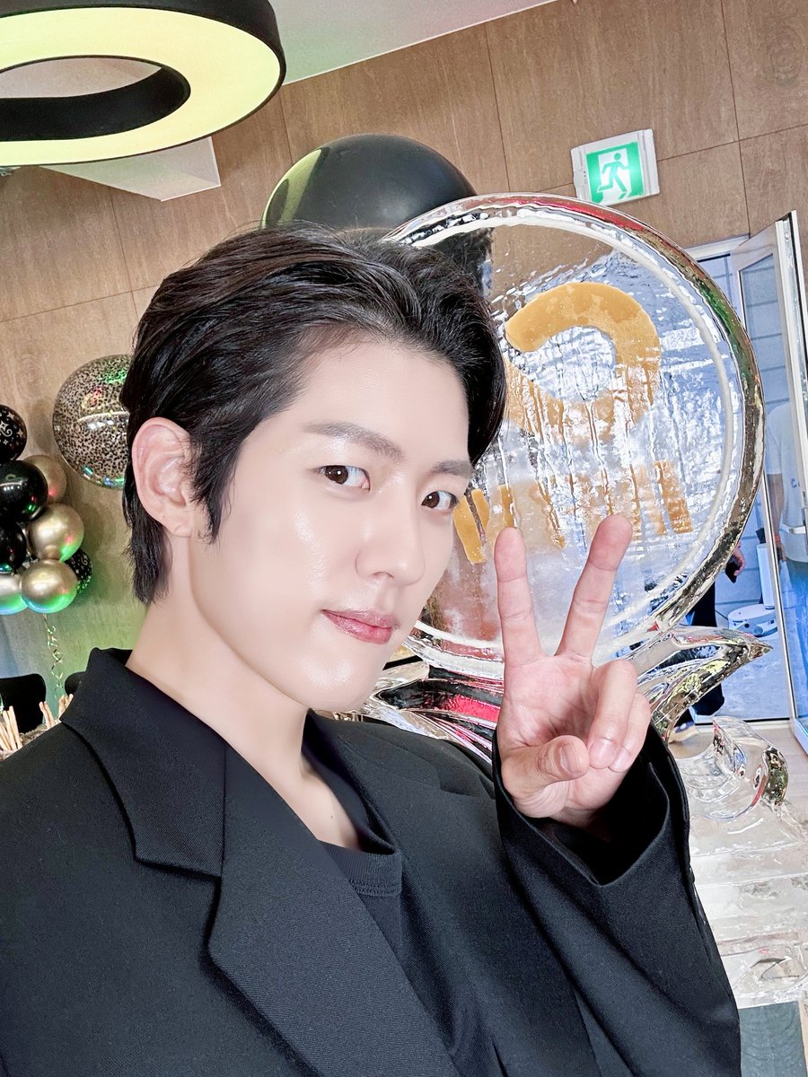 LSYLOOKS_'s tweet photo. #SUNGYEOL #이성열 #성열 https://t.co/KDYiHPqwiH