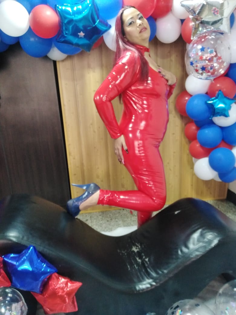 RebekaInHeels's tweet photo. 4th July memories.
That day can't published for technical problems..  you can enjoy it today.

https://t.co/Y2e4ImUTjf 
https://t.co/omr9w9i1C8
#heels #tigths #longlegs #webcam #webcammodels #dominatrix #mistres #bdsm #latina #bigbooty #giant https://t.co/tfzOFNTAo7