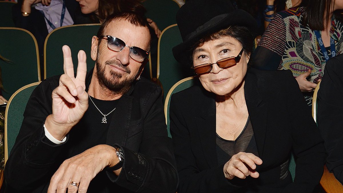 yokoono tweet picture