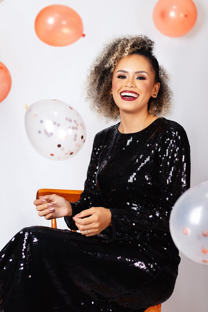 CamilaOliveReal's tweet photo. 🎉🎂 Celebrando meus 33 anos com gratidão e alegria! 🙌✨

Me acompanhe também no Instagram: https://t.co/776KUA1EMP

#AbençoadaAlémDaMedida #CoraçãoGrato #33AnosDeVida #Gratidão #JornadaDeFé" https://t.co/GVuFtd6dym