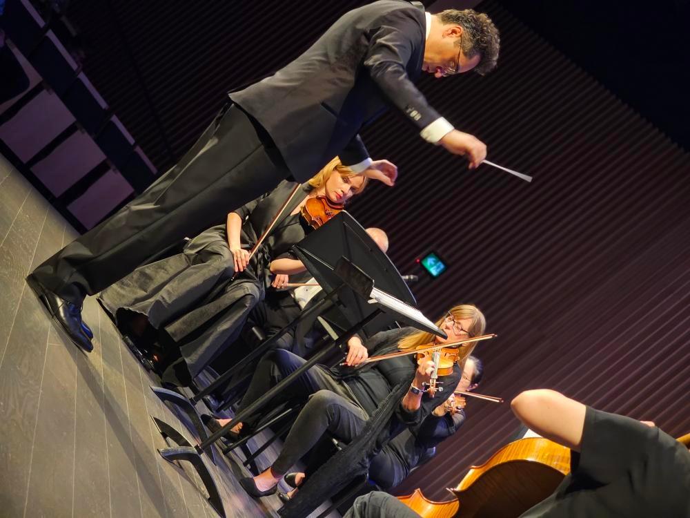e_de_mercato's tweet photo. #conductor #orchestra #pianist #albertasymphony @AlbertaSymphony #symphony #orchestraconductor https://t.co/3ofG55xGGD