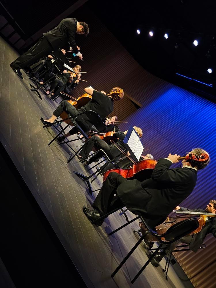 e_de_mercato's tweet photo. #conductor #orchestra #pianist #albertasymphony @AlbertaSymphony #symphony #orchestraconductor https://t.co/3ofG55xGGD