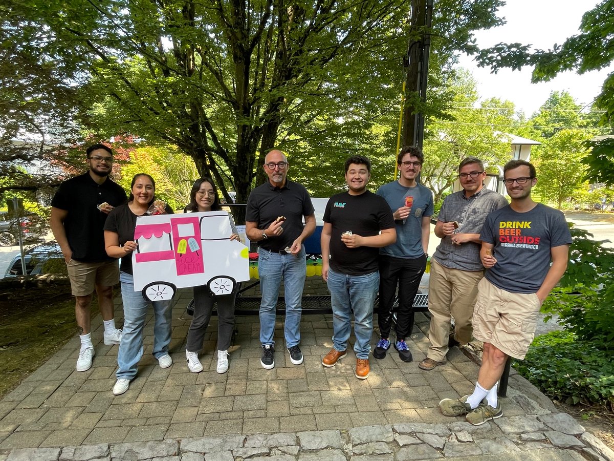 VLMKdesign's tweet photo. First Friday at VLMK - I scream you scream, we all scream for ice cream. #teamvlmk https://t.co/Y8EiTUNsGJ