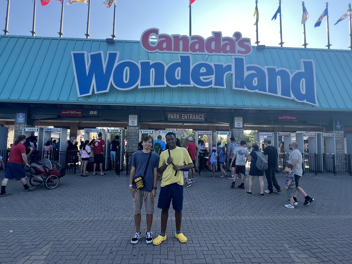 Leymo_Wiggle's tweet photo. Had an amazing time at Canada’s Wonderland! We also bought the Fast Lane Plus tickets and it was so worth it! https://t.co/kfuATVONR5