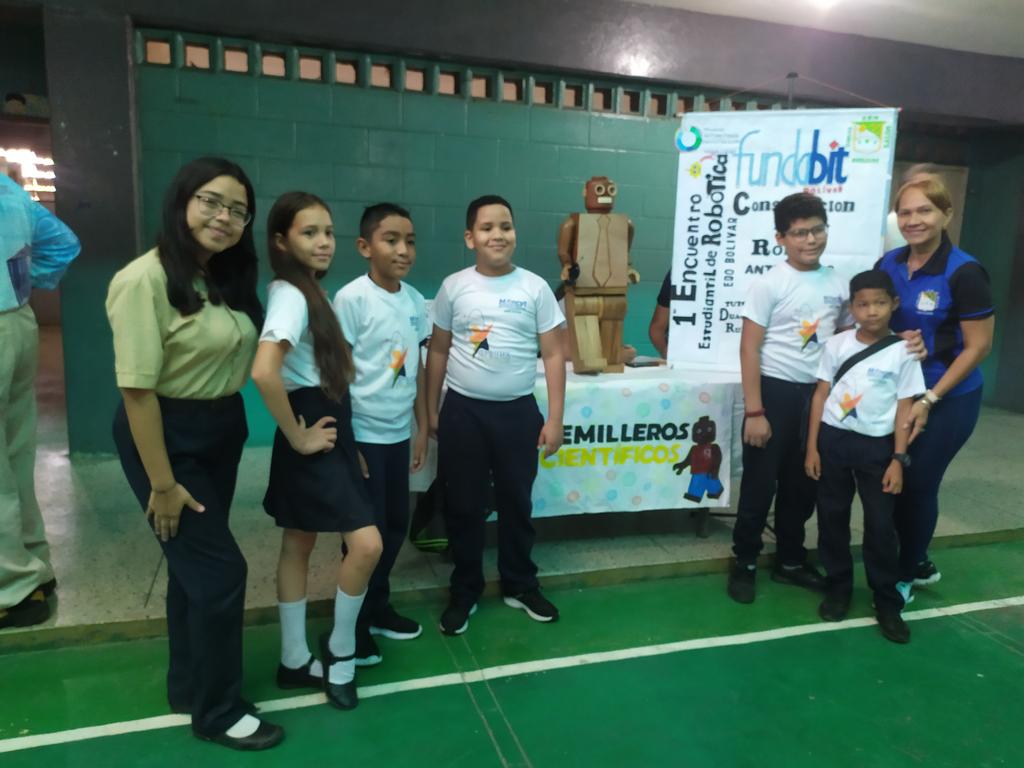 U.E.N Carlos Emiliano Salom presente en el 1er Encuentro Estudiantil de Robótica sede L.N.B Ernesto Sifontes. Ciudad Bolívar.