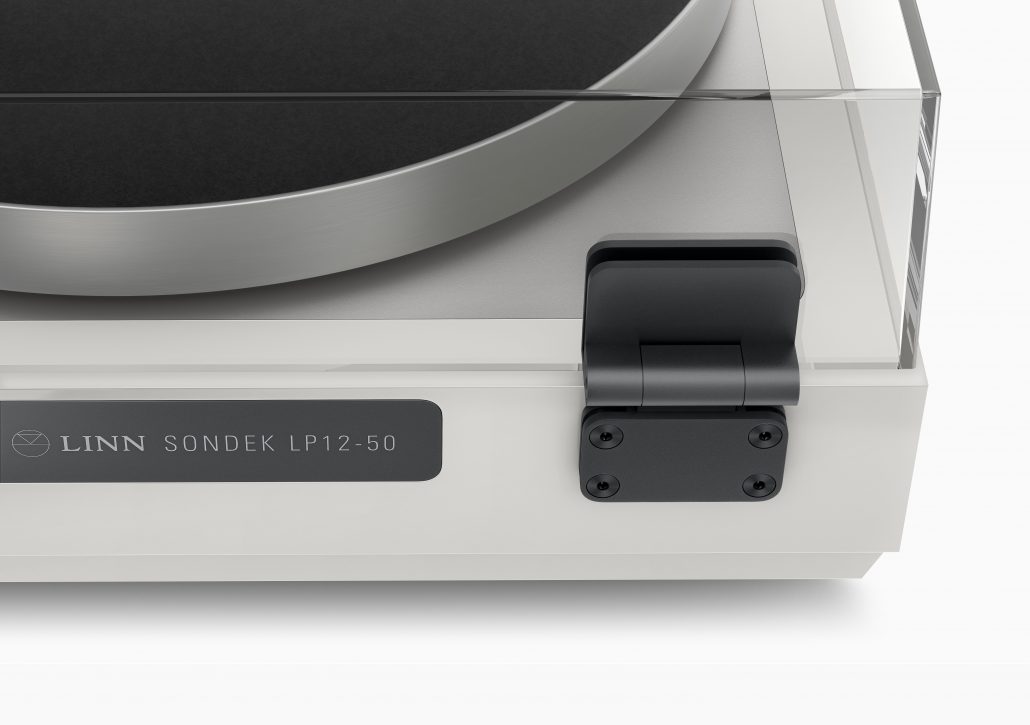 appltrack's tweet image. Ex-Apple designer Jony Ive has made a record player 🍎‼️

It starts at just $60k and only 250 will be made...