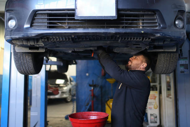 FastServiceCen1's tweet image. Is your vehicle due for an oil change? Trust Fast Service Center to provide prompt and professional service. Our team of experts will ensure your engine stays healthy. Schedule your appointment now: fastservicecenter.com. #FastServiceCenter