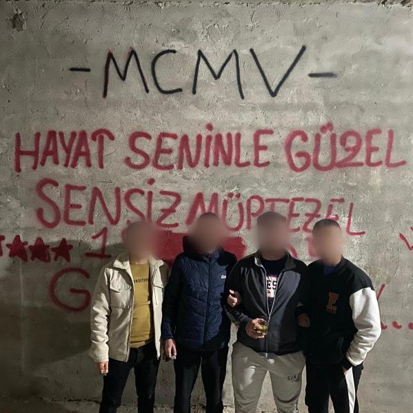 somahools's tweet photo. Soma'nın Galatasaray'lı çocukları https://t.co/QsBqPCphLg