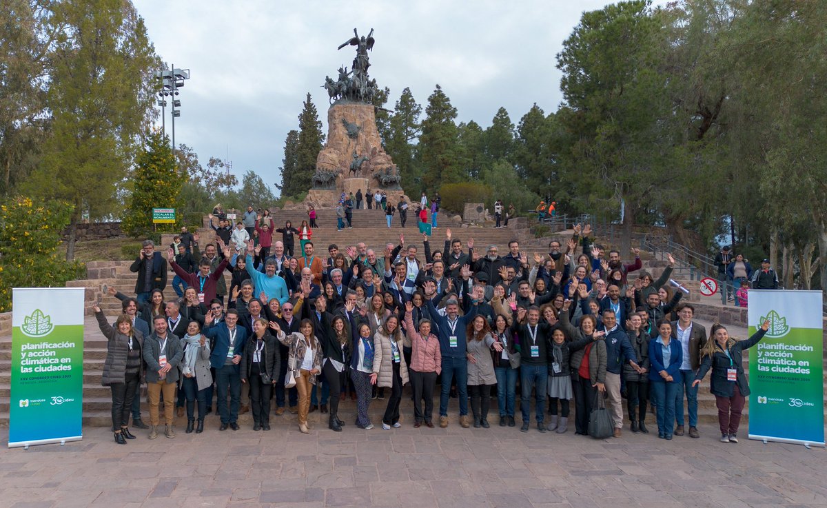 Finalizó el XXV #CongresoCIDEU. Gracias a <a href="/UlpianoSuarez/">Ulpiano Suarez</a> y al equipo de <a href="/ciudaddemendoza/">Ciudad de Mendoza</a>, por la organización de este encuentro que contó con la participación de 120 representantes de más de 40 ciudades iberoamericanas.
ciudaddemendoza.gob.ar/2023/07/07/la-…