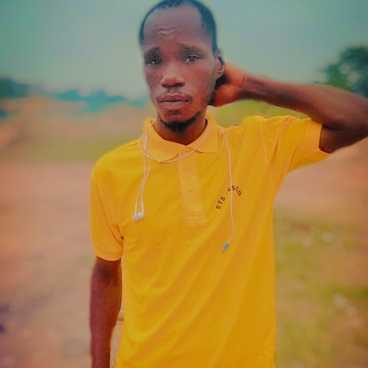 ChristLoupe's tweet photo. #NouvellePhotoDeProfil https://t.co/CwUFNHwIKX