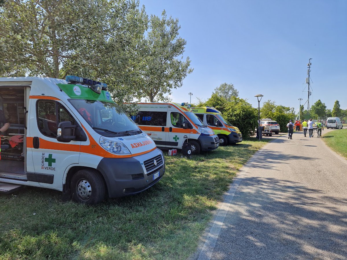 SUEM_Veneto's tweet photo. 7LUG #Venezia Parco San Giuliano #suemVE e i volontari di @Anpasnazionale del #Veneto hanno gestito il dispositivo di assistenza sanitaria per il concerto dei #PinguiniTatticiNucleari. 84 persone assistite dalle squadre sanitarie, di cui 55 accolte nei due PMA, nessuna grave https://t.co/WmZG5Lzy9Y