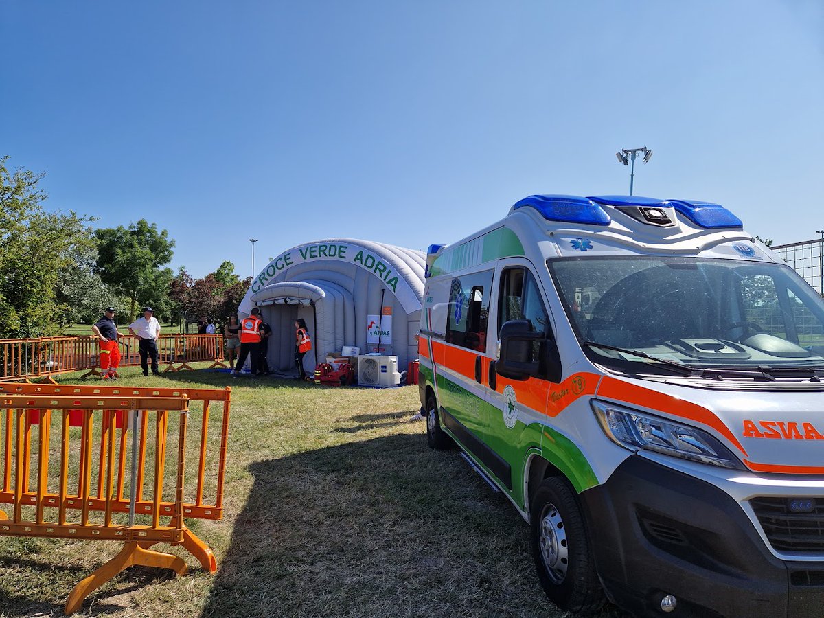 SUEM_Veneto's tweet photo. 7LUG #Venezia Parco San Giuliano #suemVE e i volontari di @Anpasnazionale del #Veneto hanno gestito il dispositivo di assistenza sanitaria per il concerto dei #PinguiniTatticiNucleari. 84 persone assistite dalle squadre sanitarie, di cui 55 accolte nei due PMA, nessuna grave https://t.co/WmZG5Lzy9Y