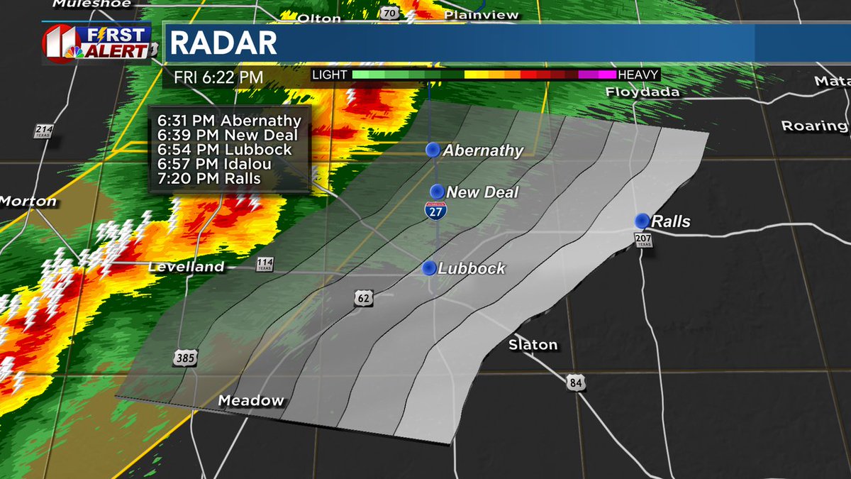 JohnRobisonKCBD's tweet photo. Strong winds, possibly up to 70 mph, some hail and heavy rain with storms moving into Lubbock and Plainview and surrounding areas. Storms are moving east to southeast at 30-40 mph. https://t.co/lY8d5iGPuU