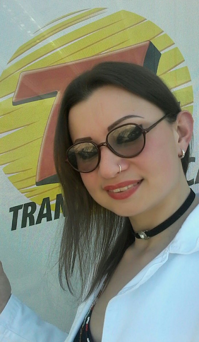 karlamarcolindj's tweet image. 😉 #Friends 👫 have a #BeautifulWeekend ⛅🌳🌻🐝 

#Believe 🙏 in your #dreams 💭 ... #Believe 😊🙌🍀💝 in #you 💃

😚💚💐👋

#FriendsHaveABeautifulWeekend #BeliveInYourDreams #BelieveInYou #TakeCareFriends #ColorSelfie #KarlaMarcolinDj #TwitterPost 🔰🇮🇹

💟💟💟💟