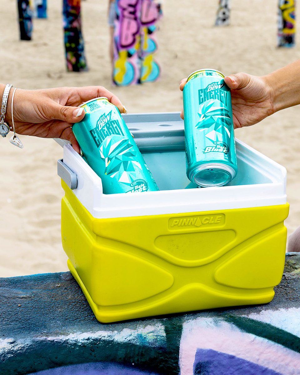 Baja Blast by the beach? Say less 😋