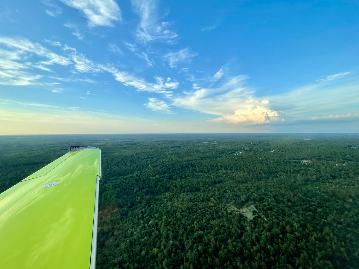 BradinMotion's tweet image. Picture perfect 700+ mile same-day roundtrip flight to/from a customer location in the Florida panhandle.  Such an incredible time machine making these visits so efficient, especially to somewhat remote locales. ☀️✈️ #NoPlaneNoGain #BizAvWorks #CirrusAircraft