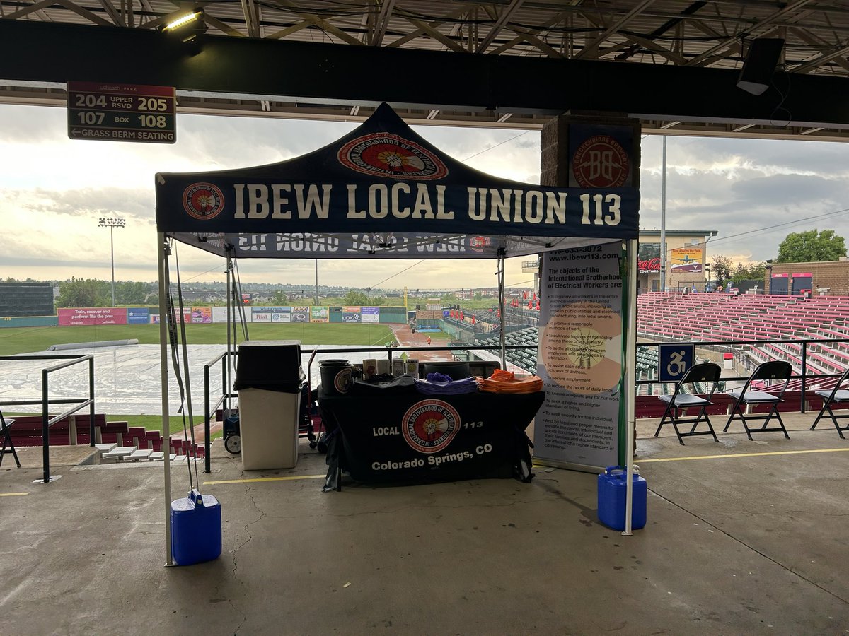 We are live at the #ballpark tonight, stop by and say hi

#ibew113 #ibew