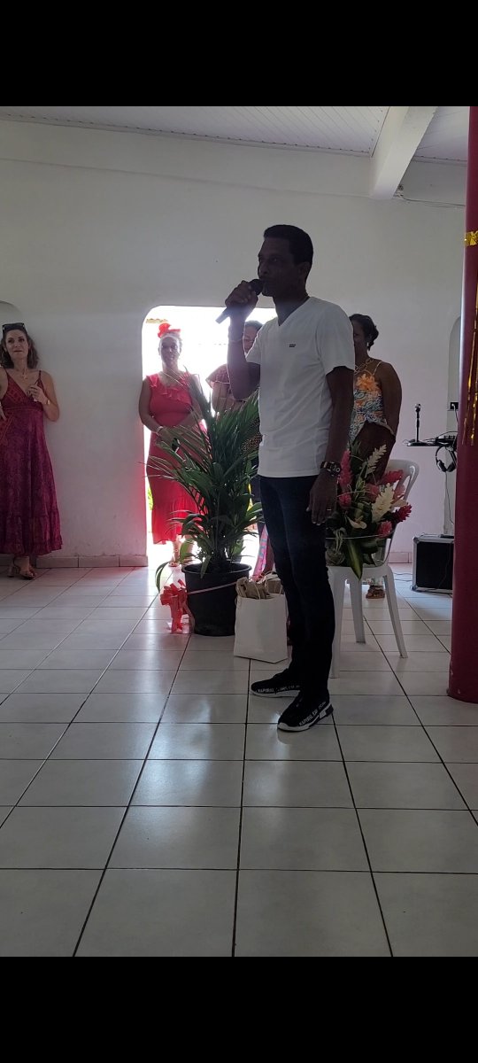 Collège Edmond Lucien Valard de Saint-Esprit tweet media