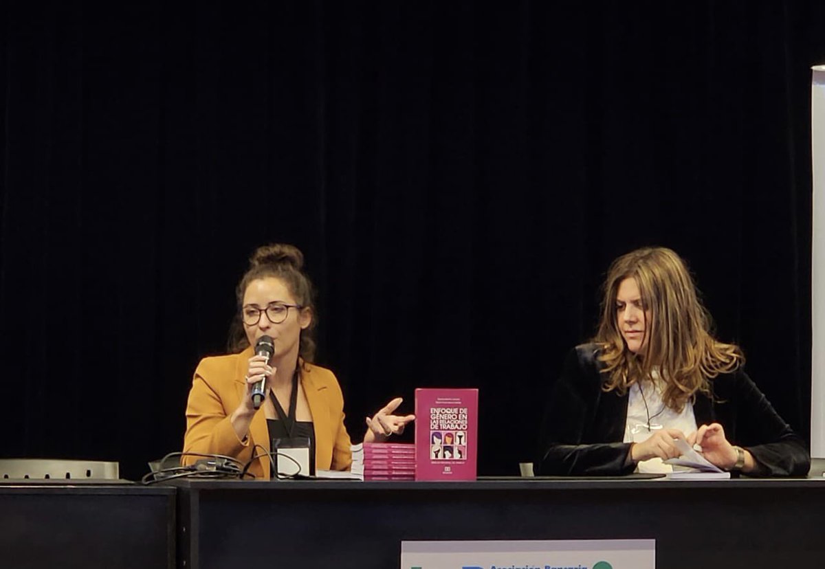 StreamComercio's tweet photo. Nuestras compañeras delegadas @vicky0422 y @IsisAirin Participaron del Congreso Nacional de Derecho del Trabajo“Democracia y Derechos Humanos.El Futuro del Trabajo y el Rol del Movimiento Obrero”.
@CAL7deJulio @Sergio_OrtizOk #DíaDelAbogadoLaboralista https://t.co/nGfL7CORz1