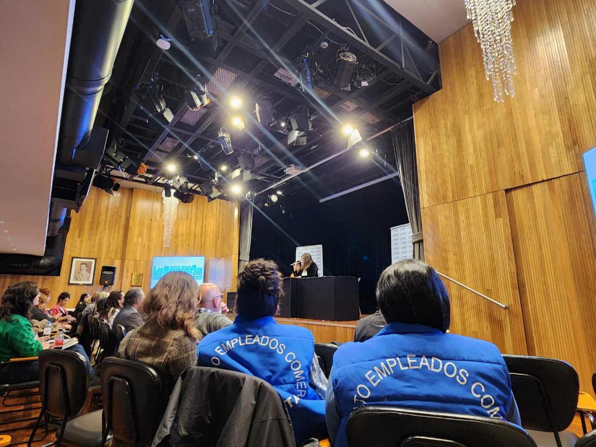 StreamComercio's tweet photo. Nuestras compañeras delegadas @vicky0422 y @IsisAirin Participaron del Congreso Nacional de Derecho del Trabajo“Democracia y Derechos Humanos.El Futuro del Trabajo y el Rol del Movimiento Obrero”.
@CAL7deJulio @Sergio_OrtizOk #DíaDelAbogadoLaboralista https://t.co/nGfL7CORz1