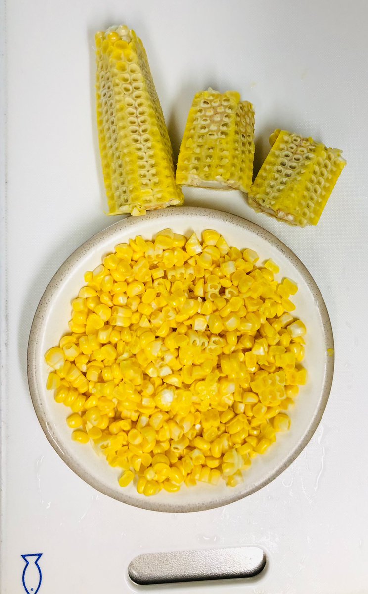 朝市でゲットした🌽とうもろこし！
そうだ！とうもろこしご飯にしよう😋 #おうちごはん