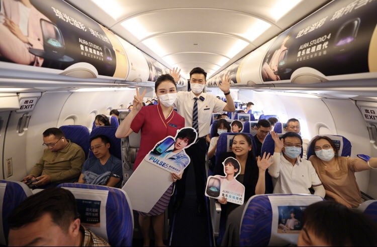 ChengYi_TiAmo's tweet photo. #ChengYi #成毅 on board China Southern Airlines 🥰🥰 

#ChengYixJBL https://t.co/enBBJQBEys