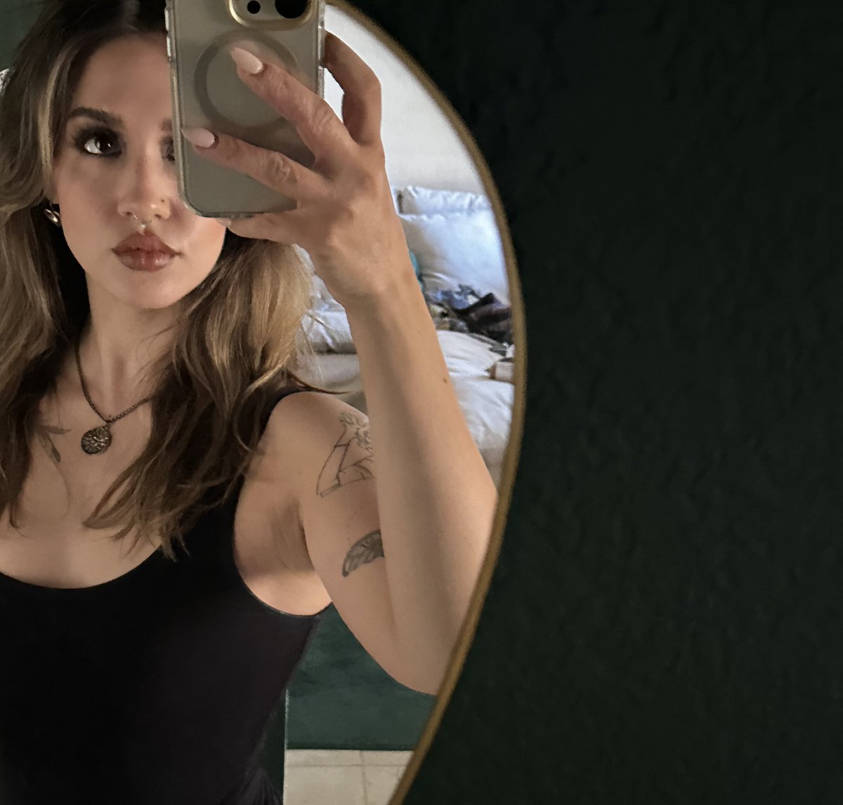 sadie_hoffer's tweet photo. listened to a new podcast i’m back bby https://t.co/bW7AFhwALC