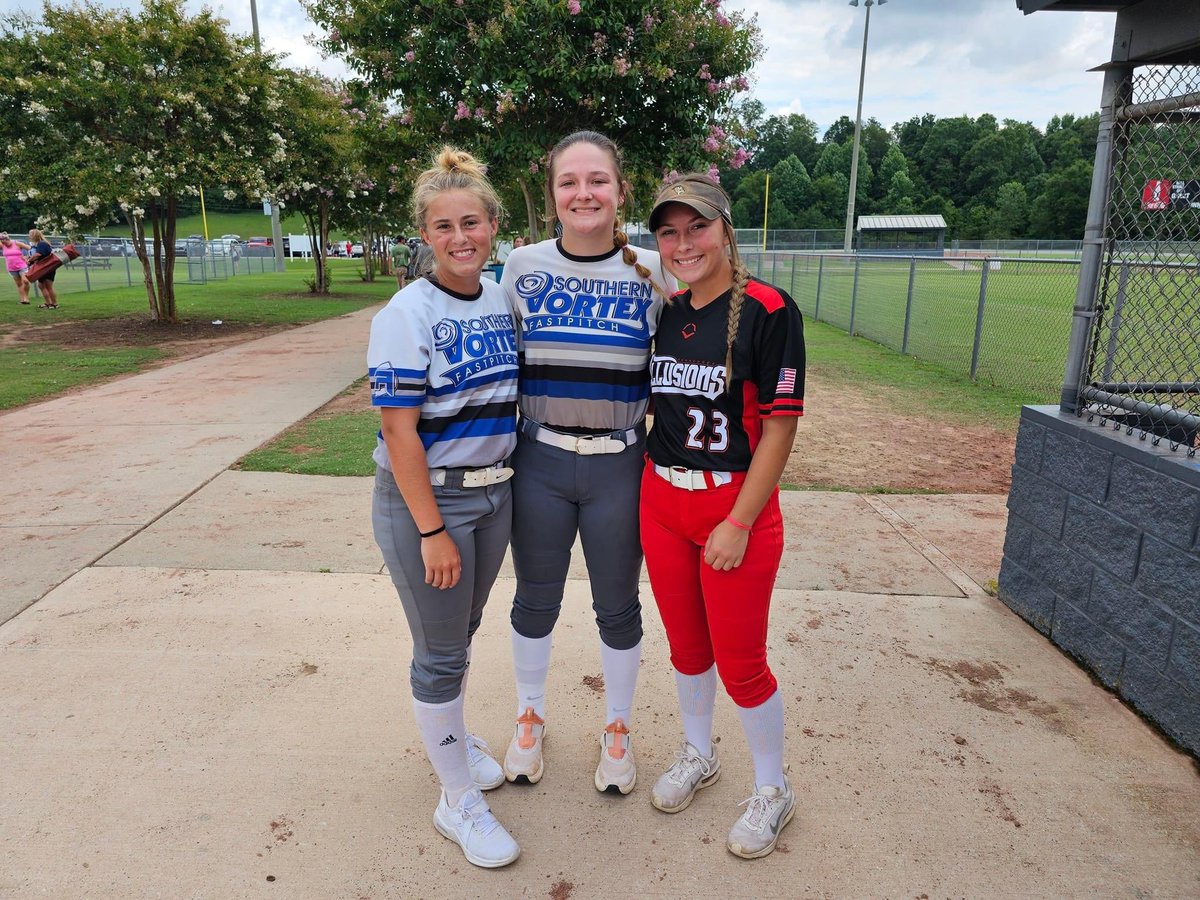 AlainaGKing2025's tweet image. So grateful for this amazing experience at the Heart of Dixie Showcase camp! Thankful to get to speak to some great coaches! @AJDaugherty1 @carsonowens12