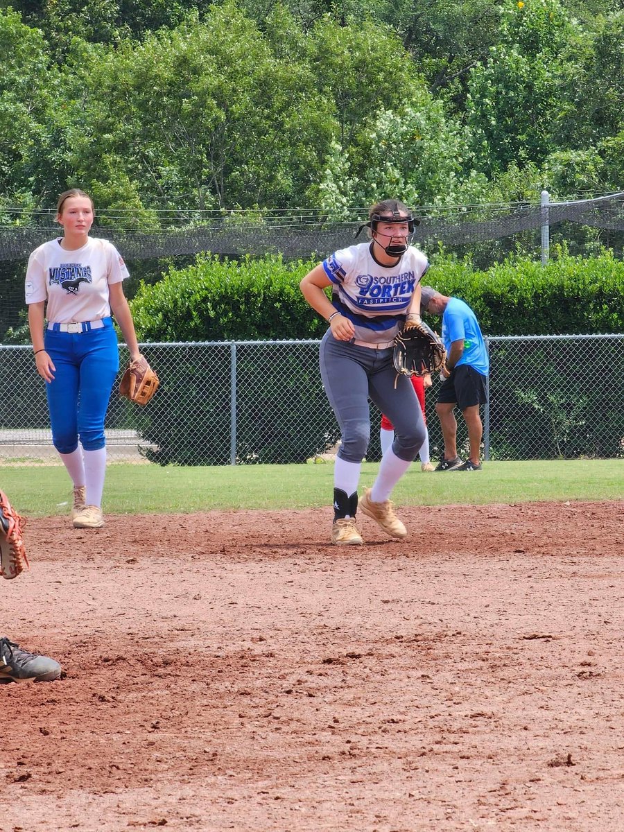 AlainaGKing2025's tweet image. So grateful for this amazing experience at the Heart of Dixie Showcase camp! Thankful to get to speak to some great coaches! @AJDaugherty1 @carsonowens12