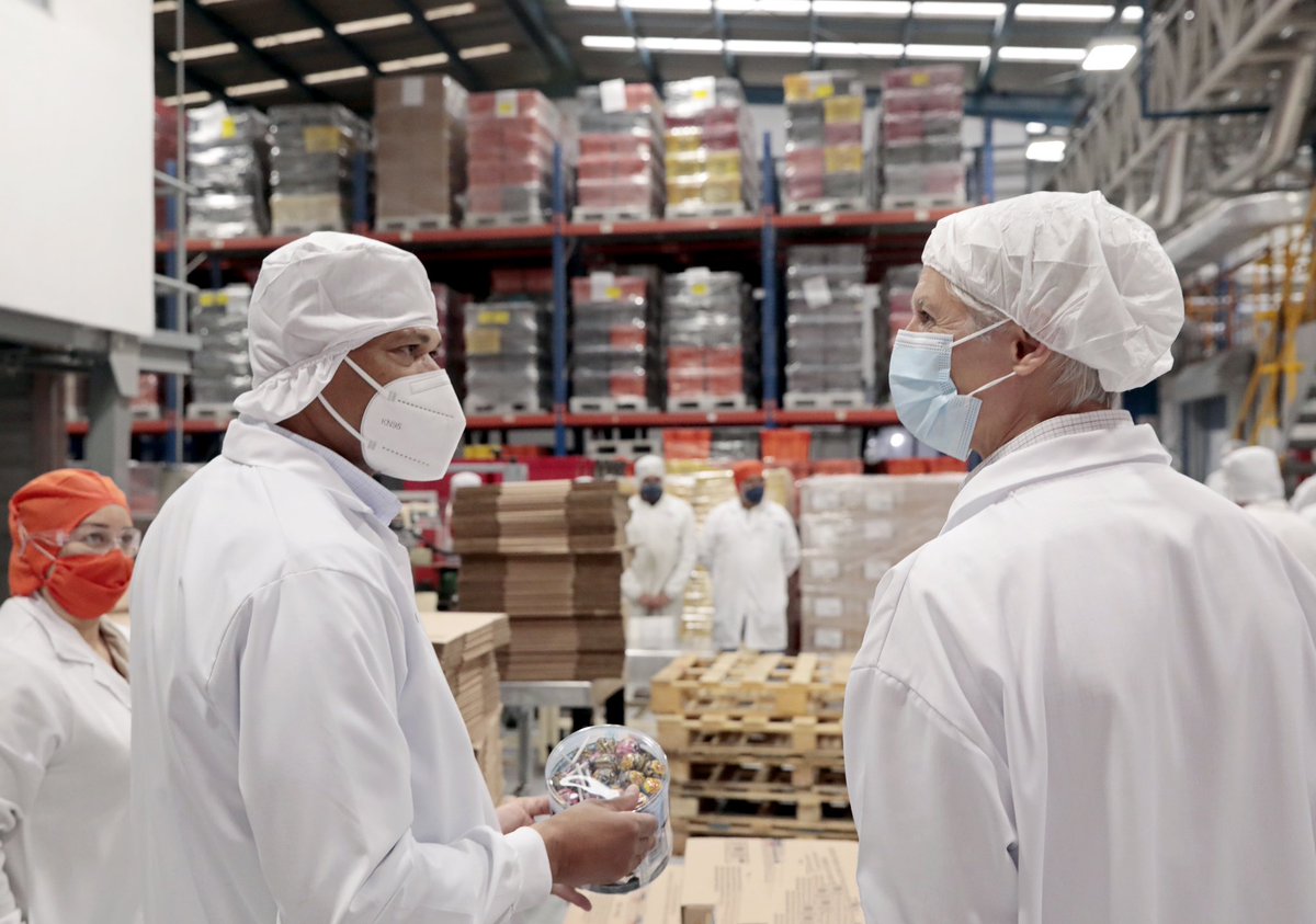 En su planta de #Toluca, Perfetti Van Melle produce más de 501 millones de Chupa-Chups por mes, equivalentes a 11,600 por minuto, así como 2 millones de Mentos al día.