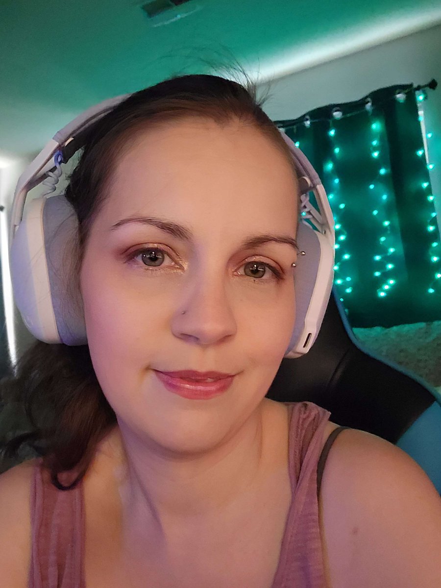 koalalaney's tweet photo. We are back with more mount attempts!  Maybe having the cam on will bring us luck
https://t.co/g7TV1Prq1h https://t.co/5OwAORgusQ