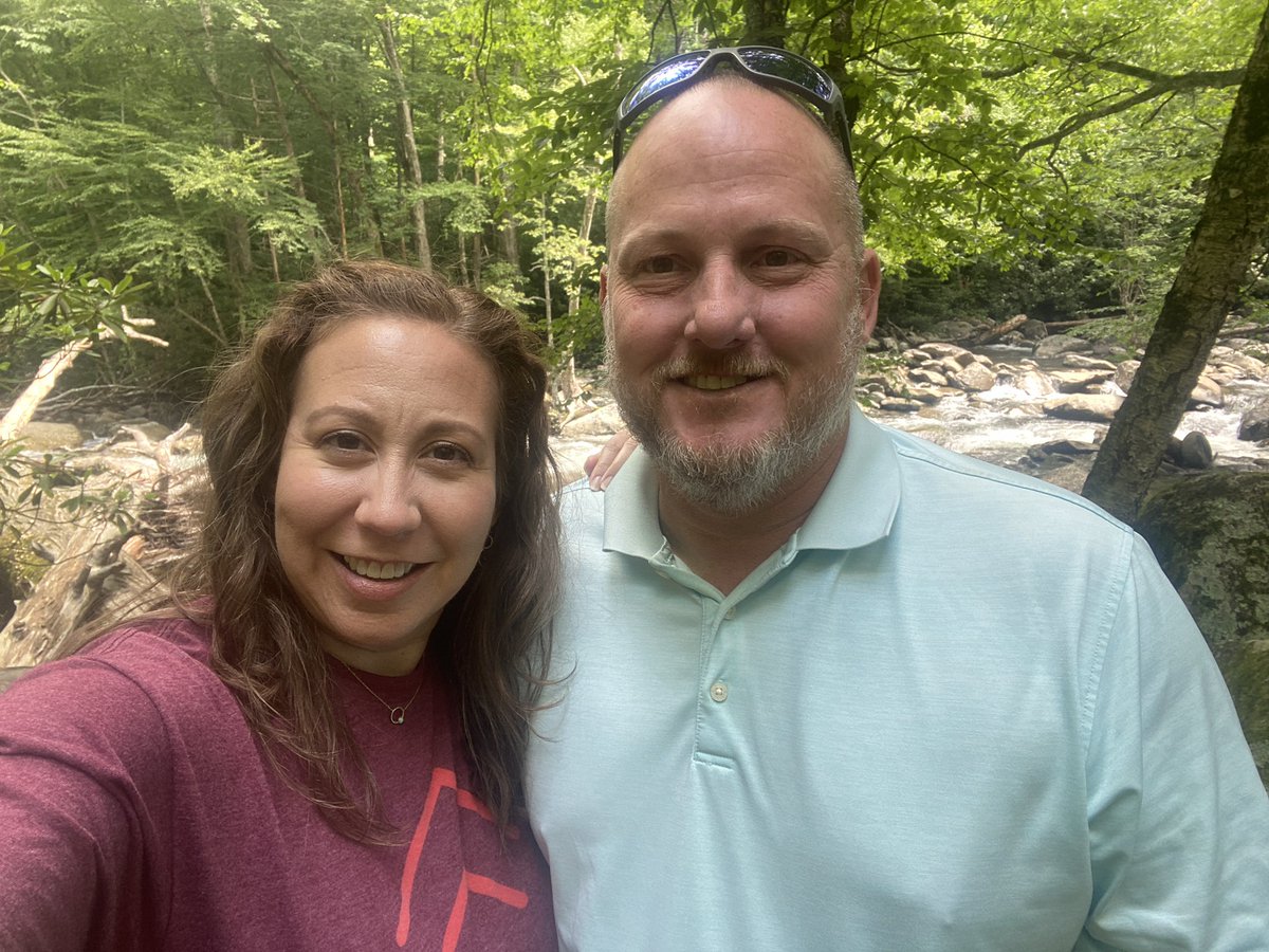 schschoir's tweet photo. Hope you’re finding time to spend with family and friends this summer and making great memories. #BulldogSummer #RefreshRenew @HumbleISD_SCHS @HumbleISD_Arts https://t.co/ddnRAX2EFC