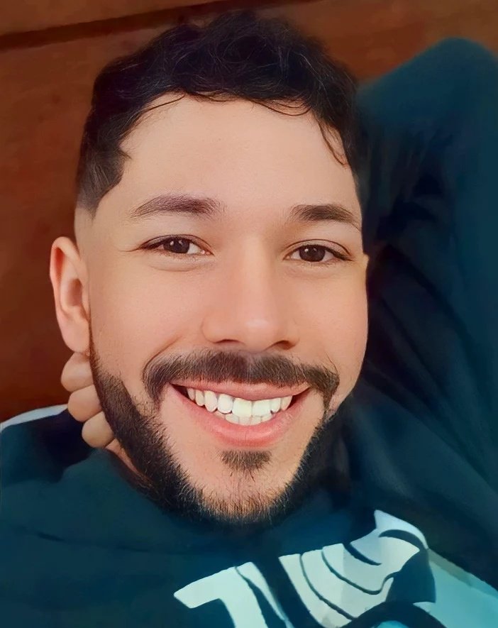 doretto10's tweet photo. "Deixa eu te passar uma visão, se foi partiu, mas não partiu meu coração. Já que se quer viver o mundo então pode ir só migalhas e humilhação..." https://t.co/LnMxSEe7tk