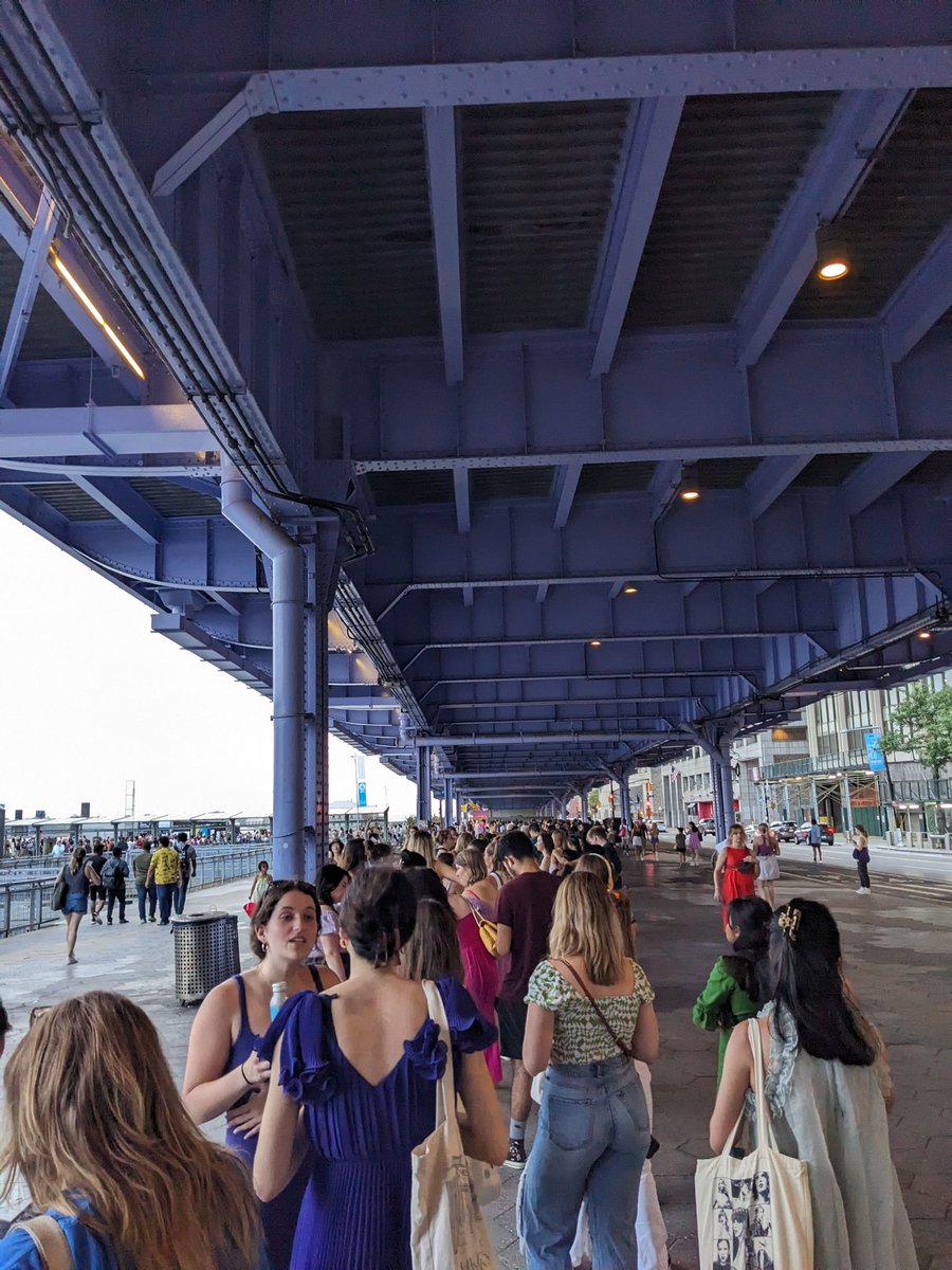 erickuo's tweet image. It's nice that the City painted the bottom of the FDR purple for the Swifties who are waiting in line for a Taylor Swift #SNTV ferry that is way too small for the crowd