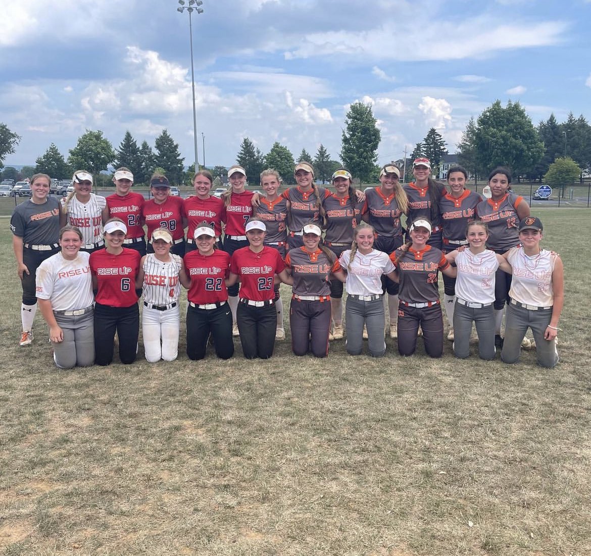 BrileighBass's tweet photo. The Rise up Showcase Camp was awesome today! I loved meeting all the coaches and catching up with old teammates. I learned a lot and got some great feedback! Thank you @jeyetter09 for running an amazing camp today! @SURamsSoftball @falconssftball @Riseupsoftball @armyWP_softball https://t.co/I0NpuTW4Yt
